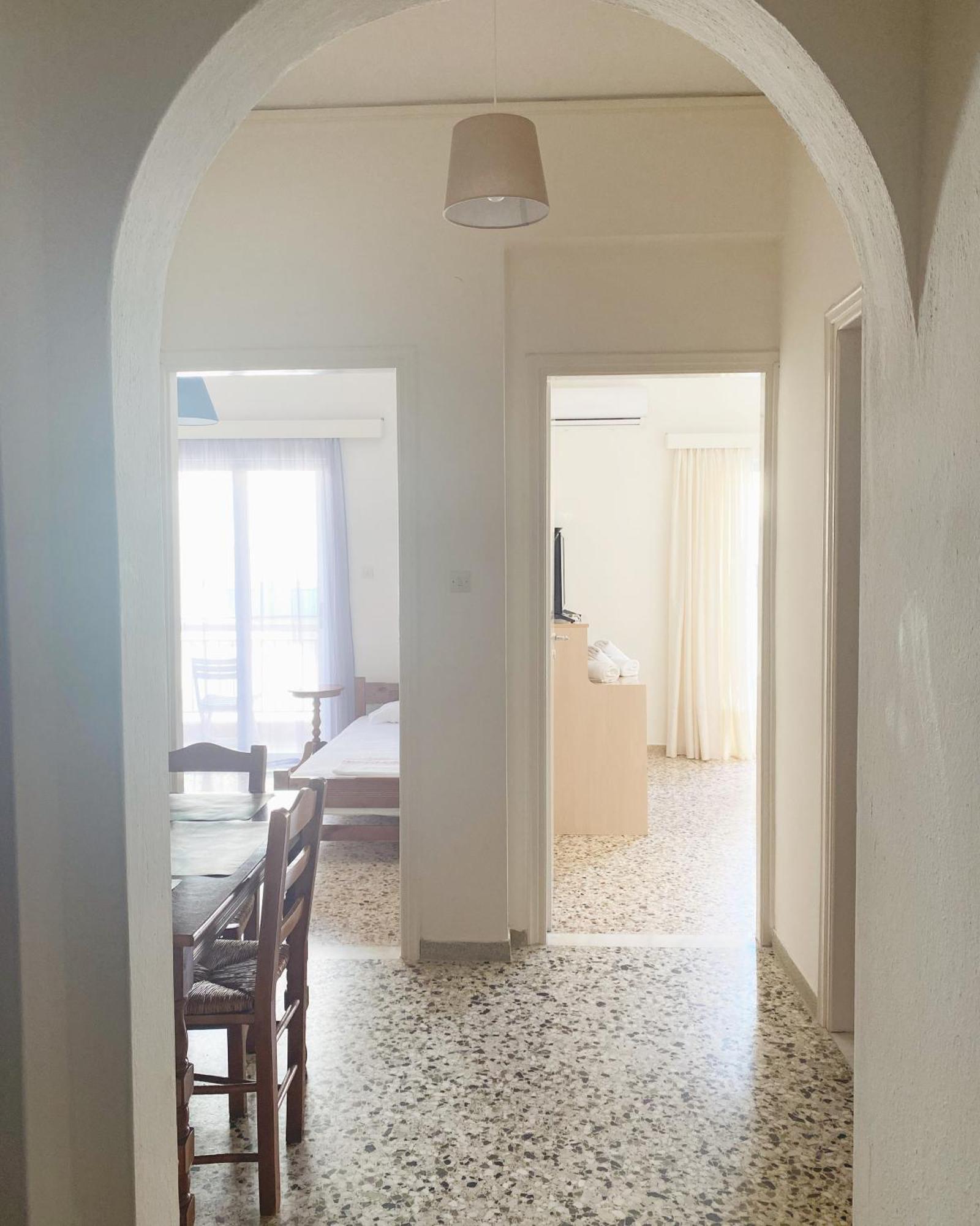 Irene'S Apartment Артеміда Екстер'єр фото